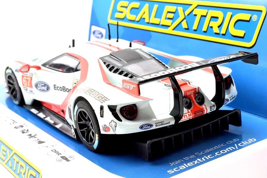 Amazon.com: Scalextric Ford GT GTE #67 1:32 Analog Slot Race